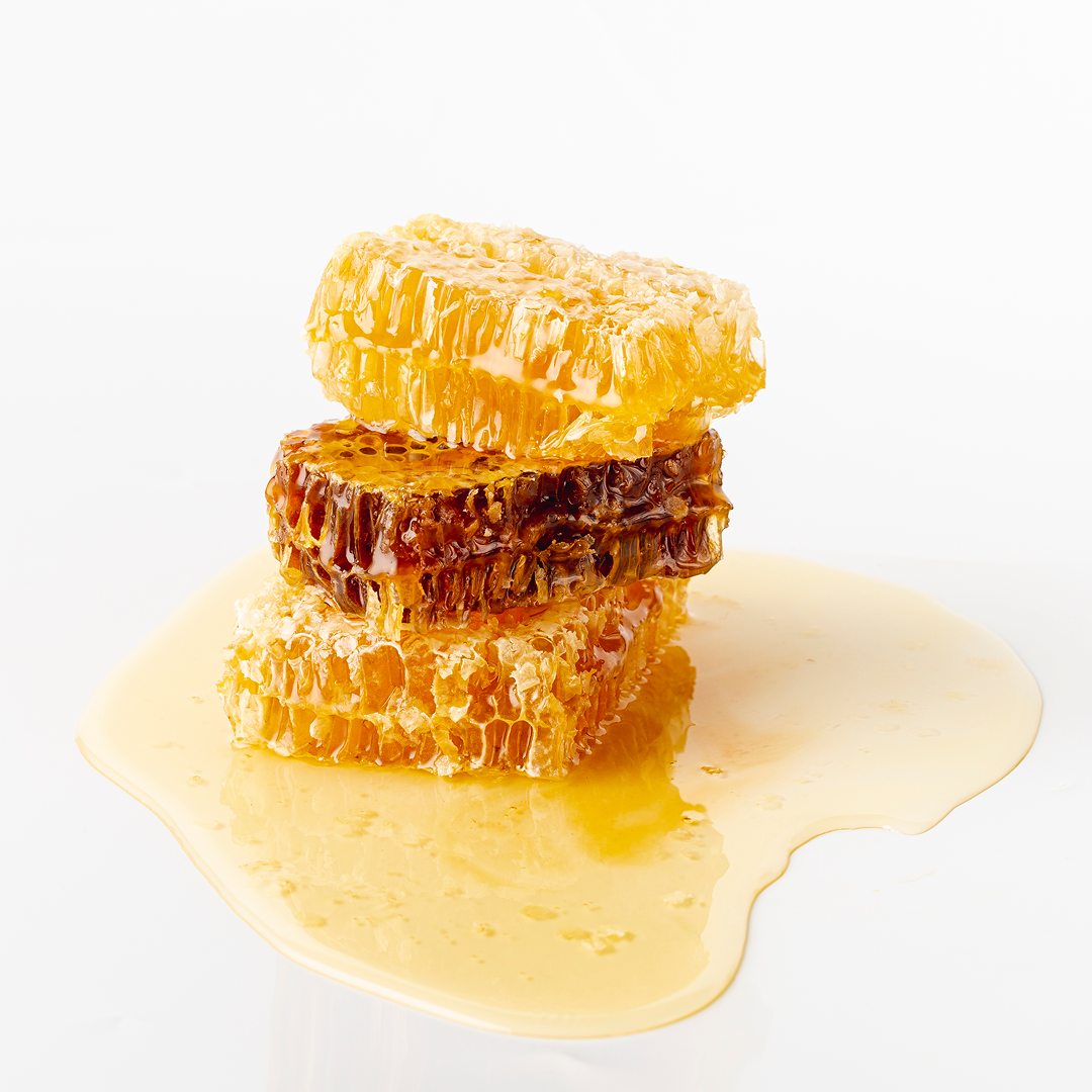 Honeycomb and honey dipper